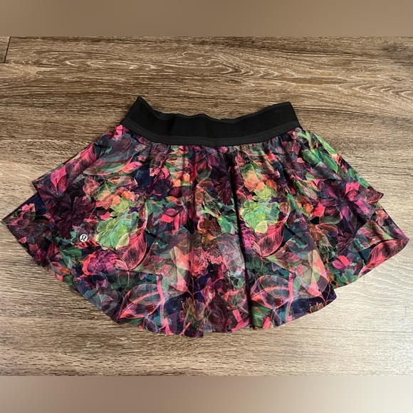 Lululemon Court Rival High-Rise Skirt in Vivid Floral Tone Multi Size 6 - Picture 7 of 9